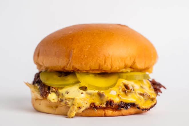 Cheeseburger – Quincho's Jacó